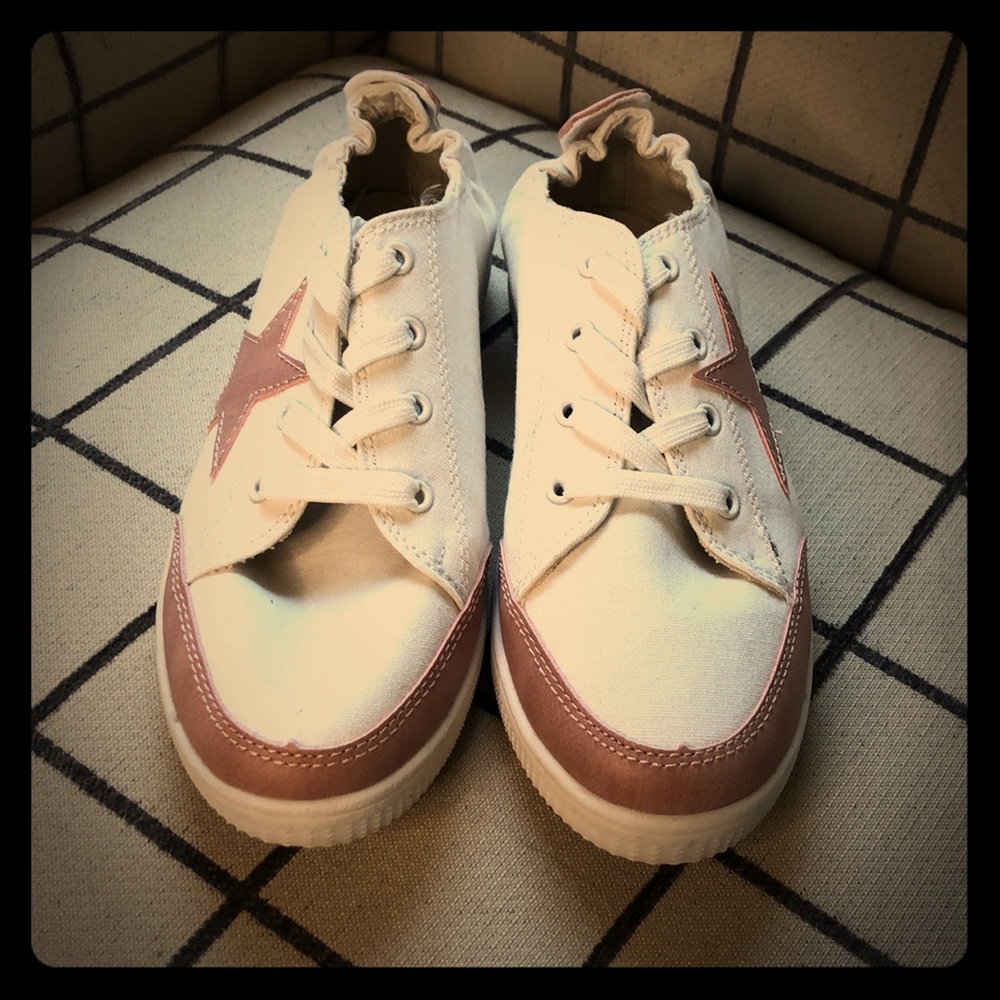 Size 7 1/2 shoes (lace up)